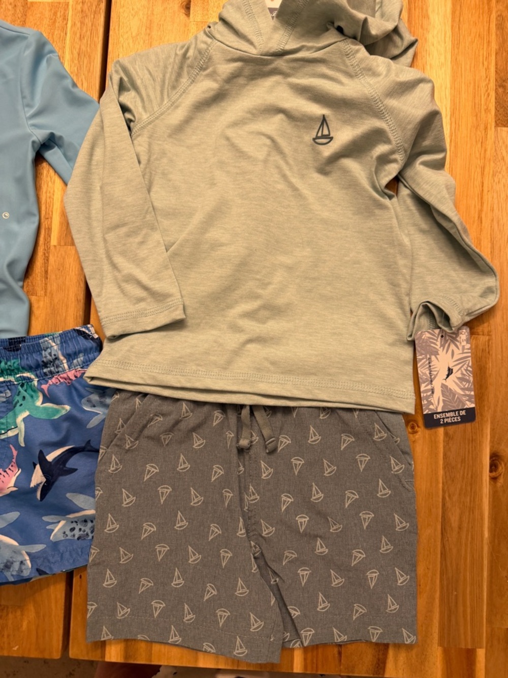 2 Swimsuit + Rashguards - Picture 3 of 6
